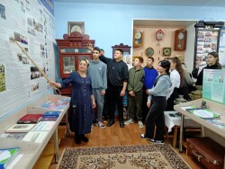 Экскурсия по залу «Достижения ХХ века»