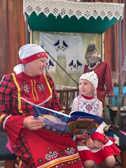 Фоточеллендж «Книги объединяют»